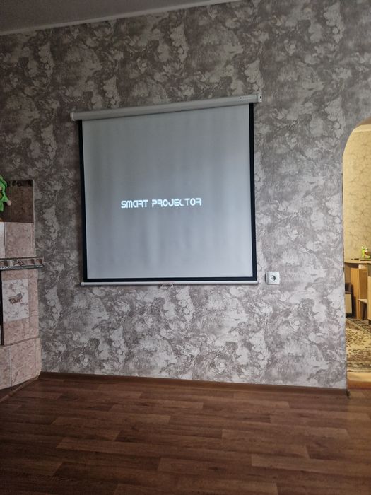 Продам проекционный экран. Экран для проектора.