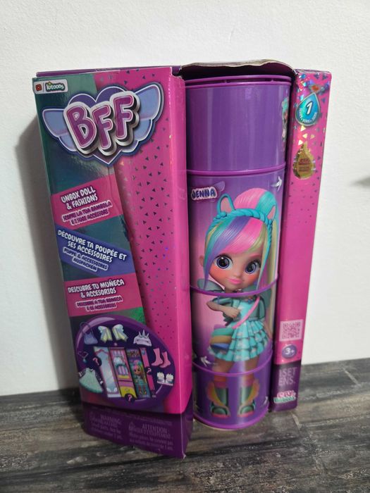 CRY babies,  BFF, au cutia si accesoriile,  ca noi