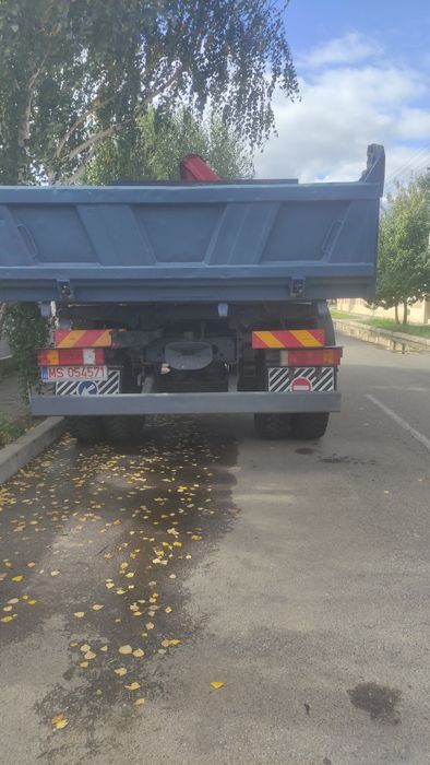 Vînd Mercedes Atego basculă cu macara 18tone