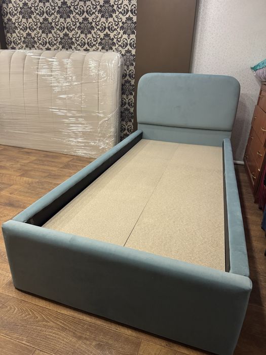 Односпальная кровать