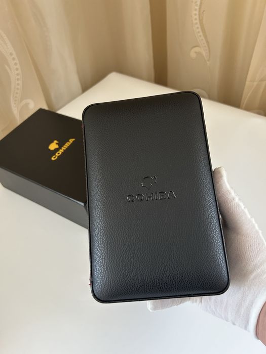 Cohiba преносим хумидор за 4 пури – кедрова вътрешност