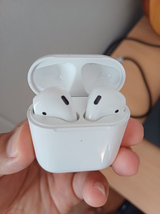 Продаю беспроводные наушники для айфон