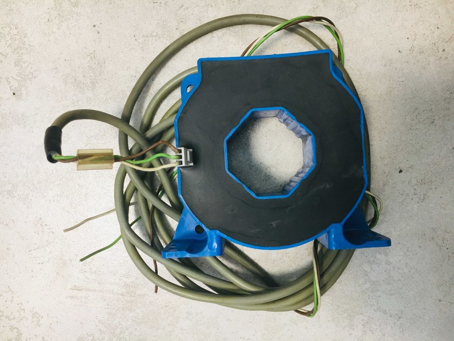 Traductoare de curent de 1000 A cu ieșire în buclă închisă.