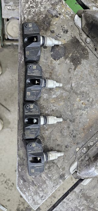 Продам датчик давления шин