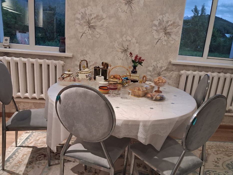 Продам стол со стульями