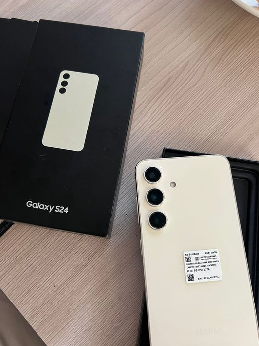 Samsung S24 .  Стекло и чехол в подарок