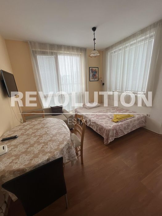 Дава се под наем Двустаен апартамент в к.к. Св.Св. Константин и Елена - 60 кв.м за 498.27 € - Снимка #2