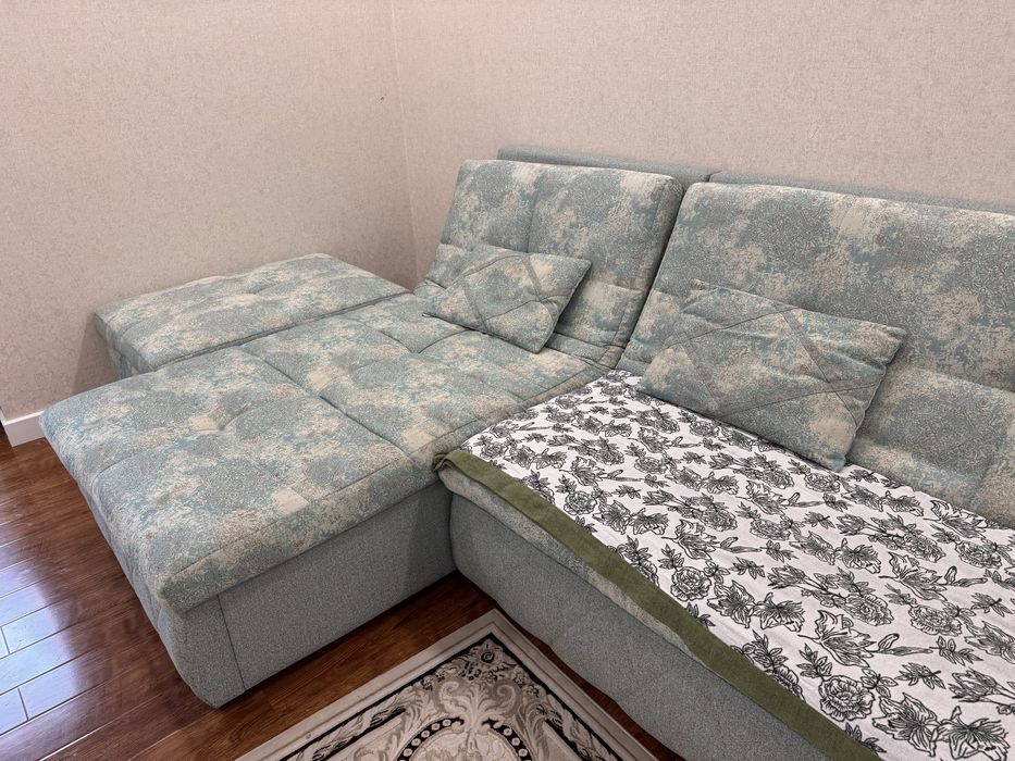 Диван для гостинной или зала