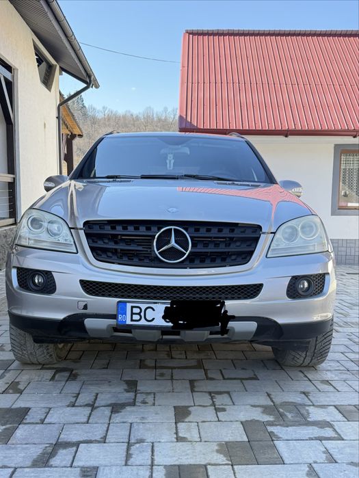 Mercedez ml 320 (AUTOUTILITARĂ)