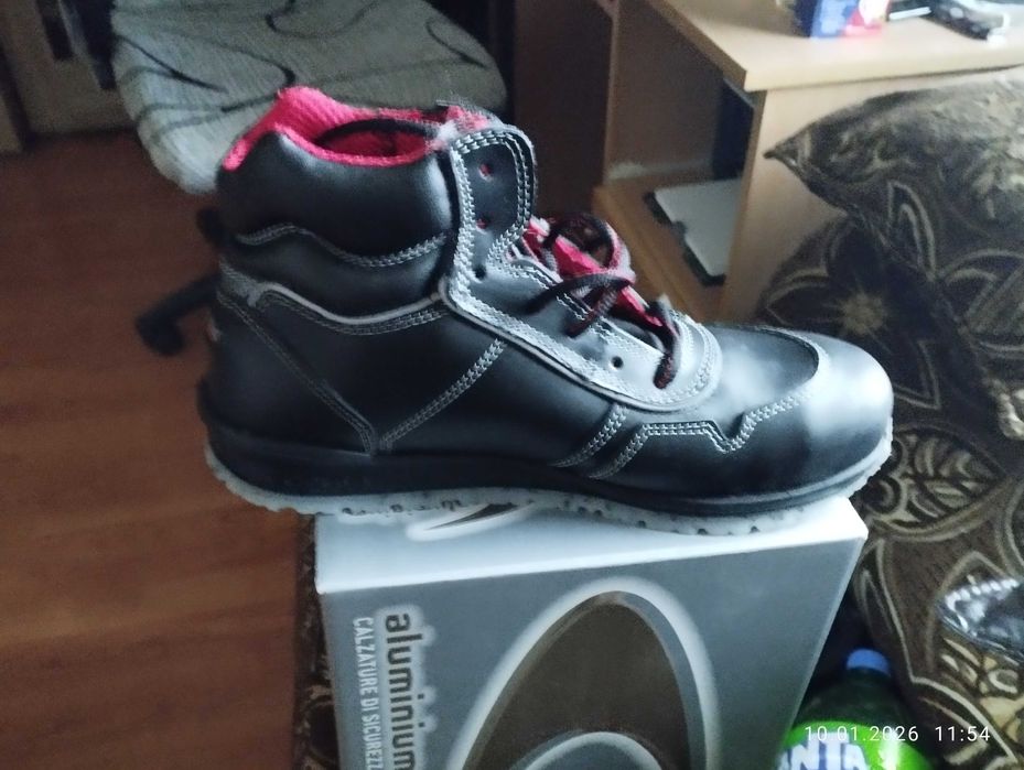 Продавам обувки COFRA