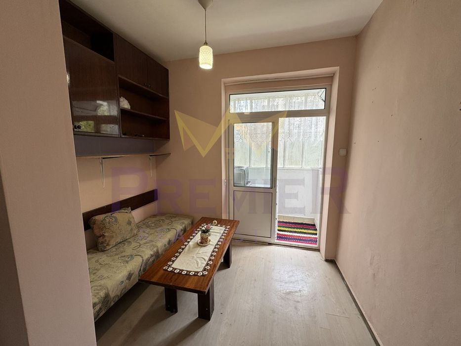 Дава се под наем Двустаен апартамент в Варна, Център - 45 кв.м за 255 € - Снимка #1