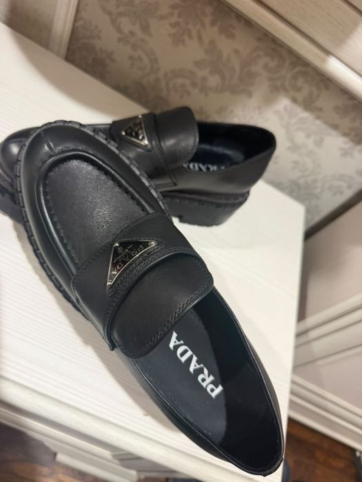 Женские лоферы PRADA, 38 размер