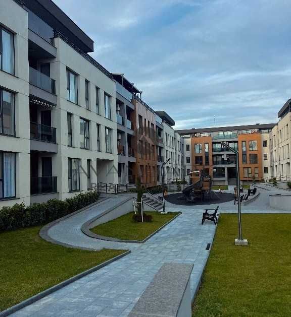 Продава се Тристаен апартамент в Пловдив, Остромила - 205 кв.м за 509 €/кв.м - Снимка #10