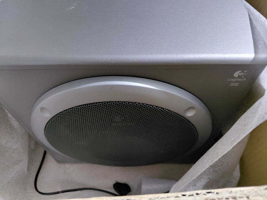 Продавам logitech z5500 внос холандия