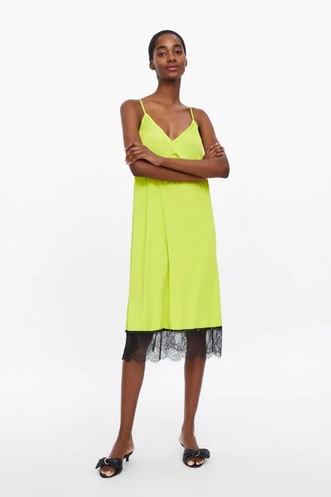 Сатенена рокля Zara