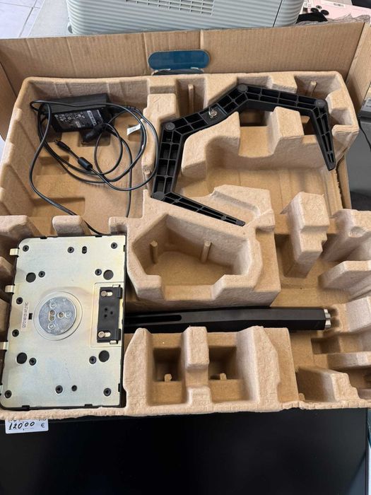 Монитор Philips Momentum 3000