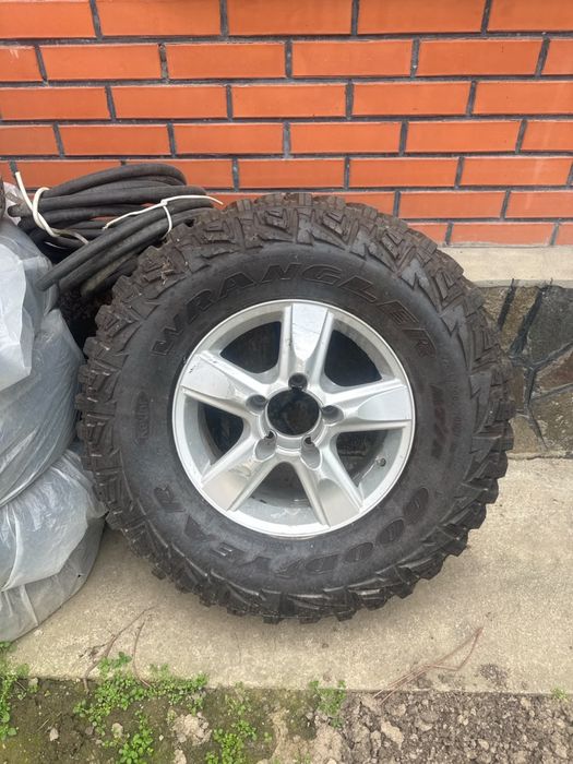 Продам колесо на литом диске
