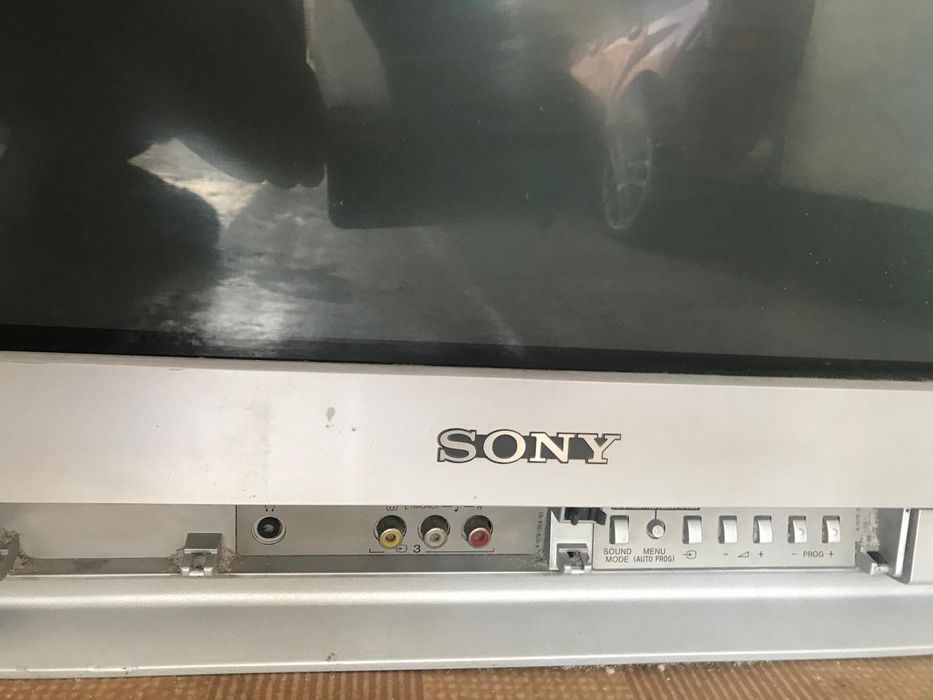 Продам два телевизора черный и серый