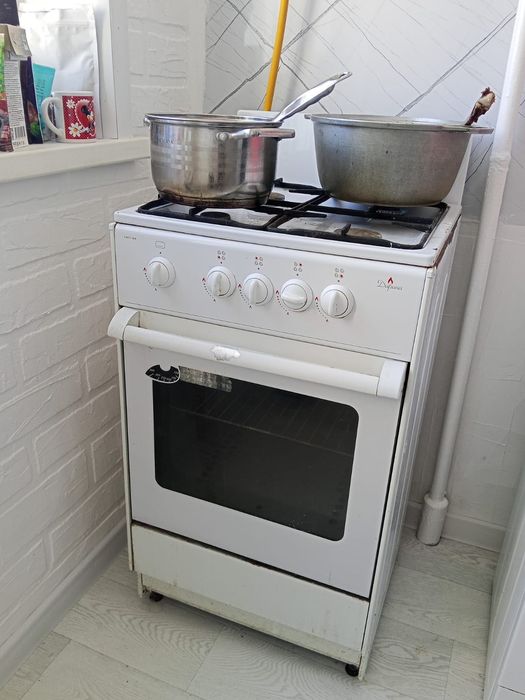 продам газ плиту