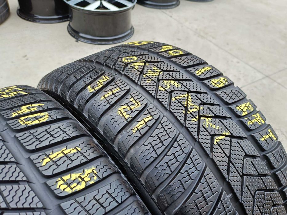 Doua anvelope iarna 255 40 18 pirelli sottozeo 3 run flat profil de 7,5 mm