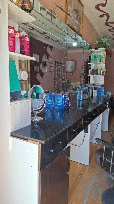 Salon uchun oynali mebel