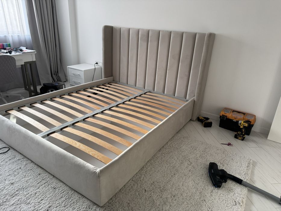 Тапицирана спалня  за матрак 160/200