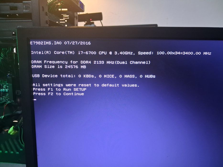 Desktop PC i7-6700 + 24GB DDR4 2133mhz CL15 Kingston + 240GB SSD SATA 3 Kingston + MSI B150M Bazooka, Sursa KEEPOUT FX900, 900W, 85+, PFC Activ,