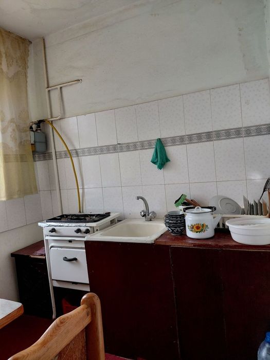 Сдается 1 ком кв в Чирчике 1 мкн 3 этаж на актибре