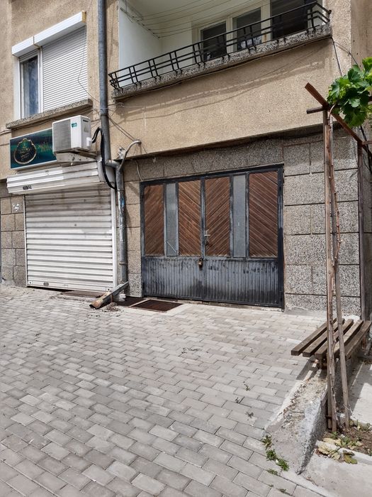 Отдавам гараж под наем