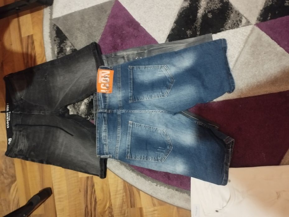 Blugi scurți oferta.