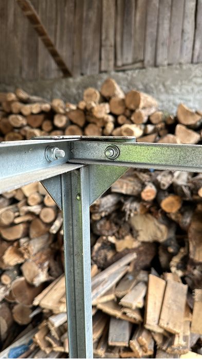 Coviltir cu prelata pentru remorcuta