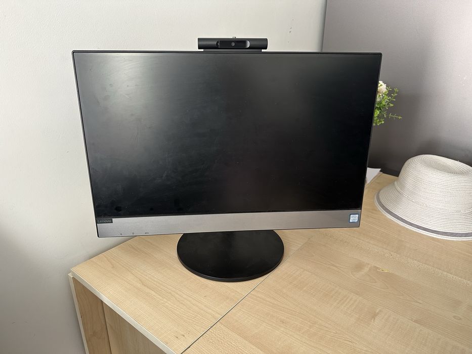Моноблок Lenovo V530-22ICB AIO