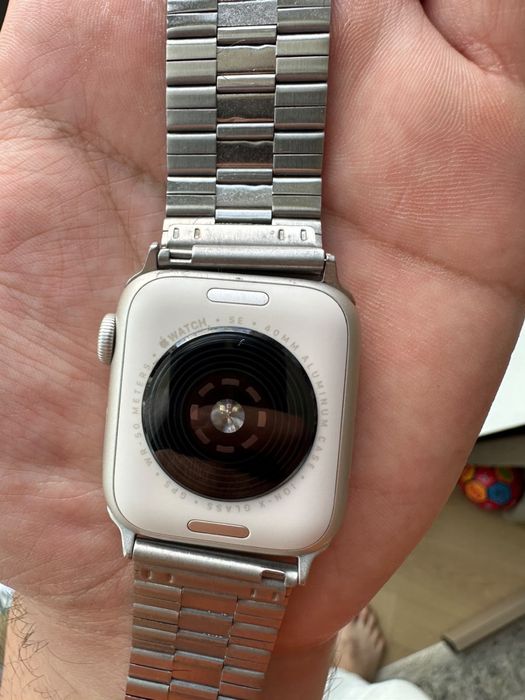 Продам часы Apple Watch SE 40 mm