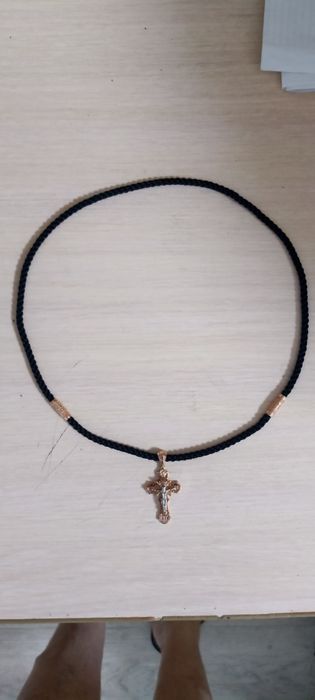 Продам золотой крестик!
