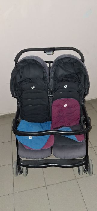 Двойная коляска старая