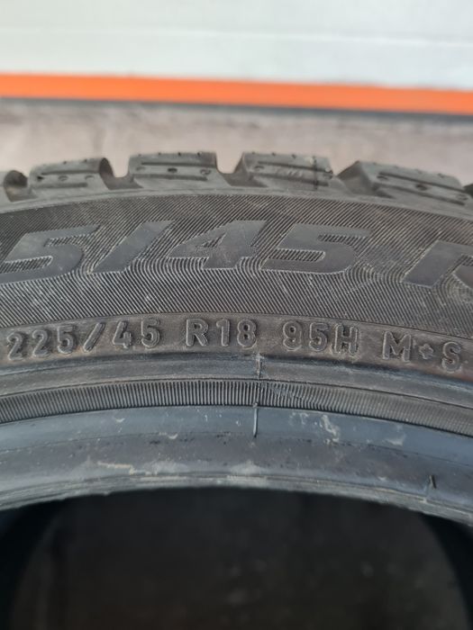 Зимни гуми 2 броя PRELLI SottoZero3 225 45 R18 дот 4021
