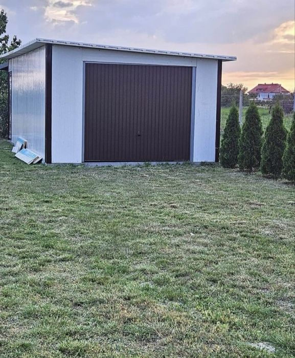 Garaje auto pe structură metalică