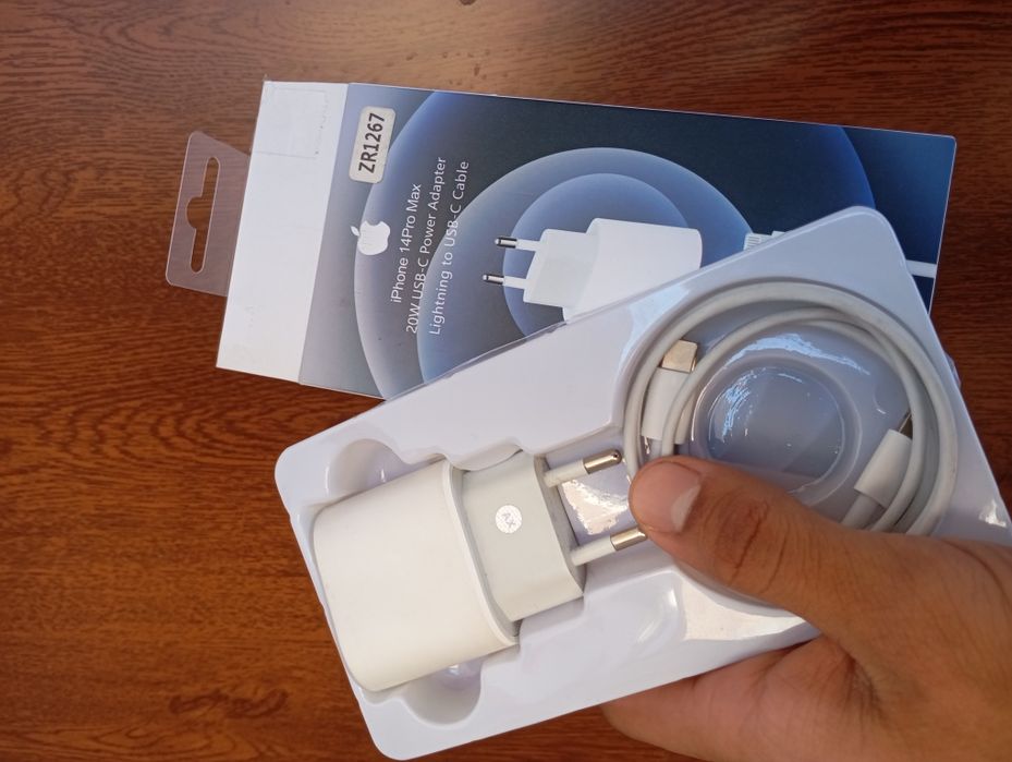 Iphone zaryadchik orginal kelishlgan narxda beriladi