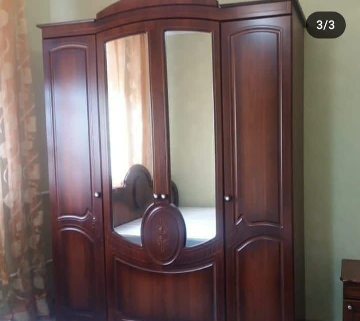 Продам спальный гарнитур