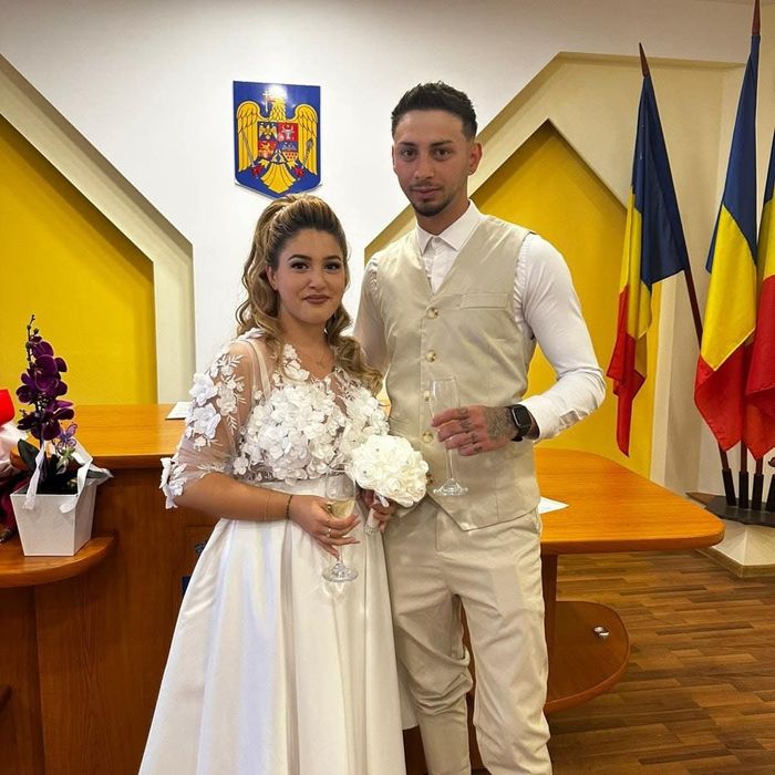 Vând rochie de cununie+costumul lui