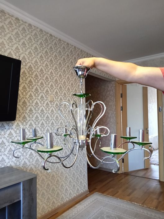 Люстра 8ми рожковая