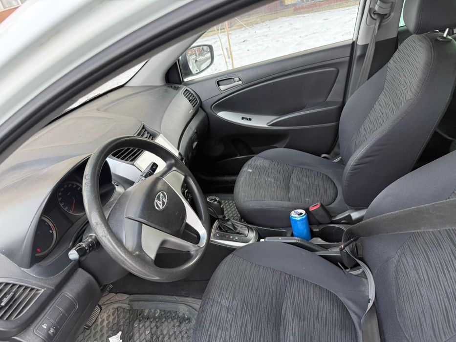 Hyundai accent 2015
