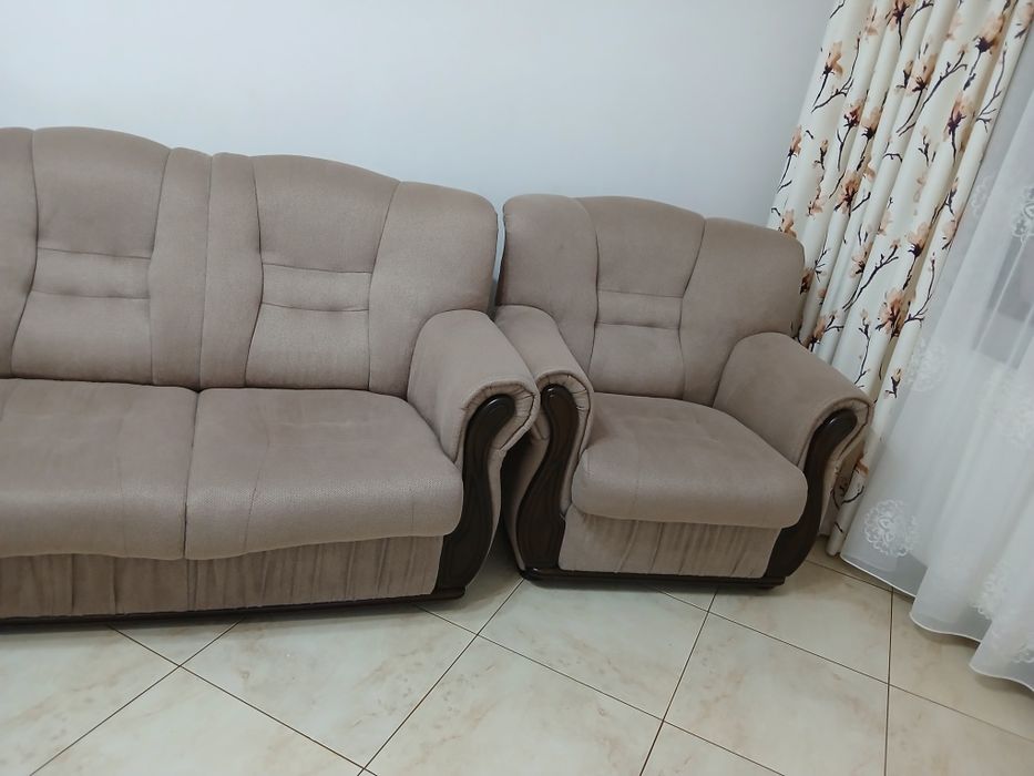 Canapea și 2 fotolii