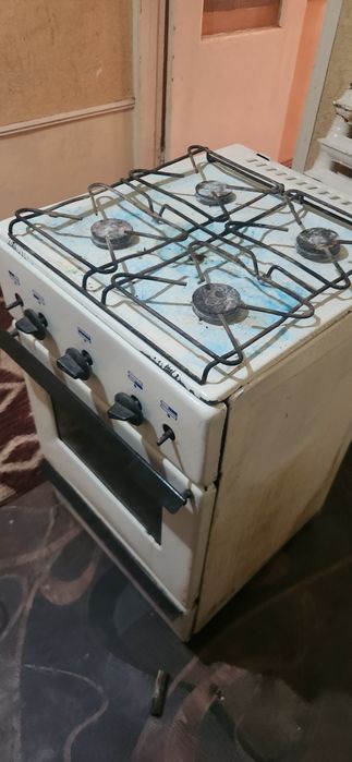 Gaz plita v rabo4em sostoyanii