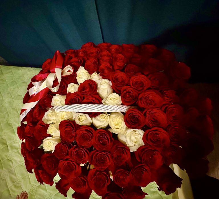 Продам букет в корзине 101 шт роз
