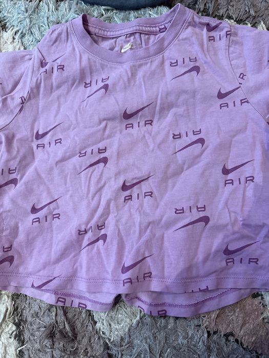 Подарявам дрешки за момиченце 8,9 год