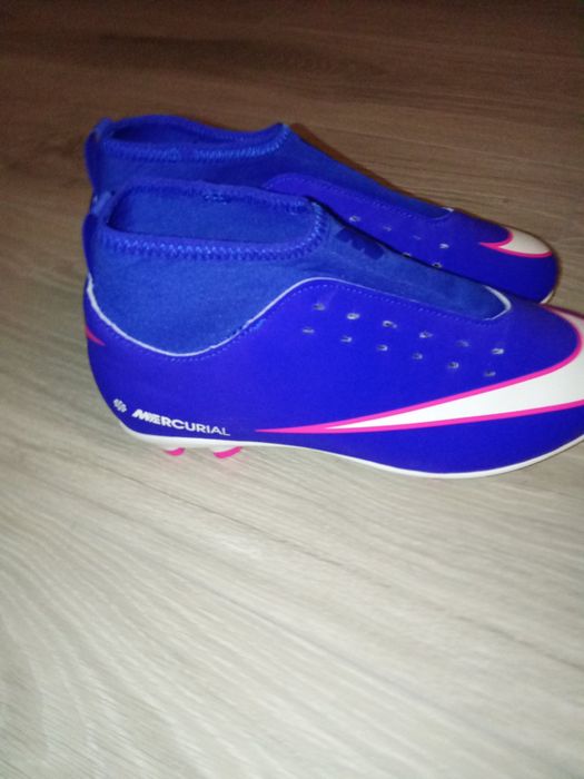 Бутонки за футбол nike mercurial