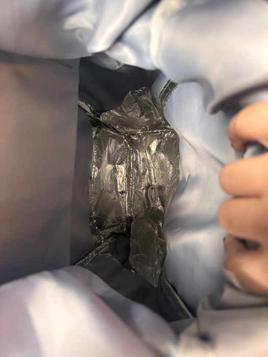 Vand rucsac cu compartimentare termica.