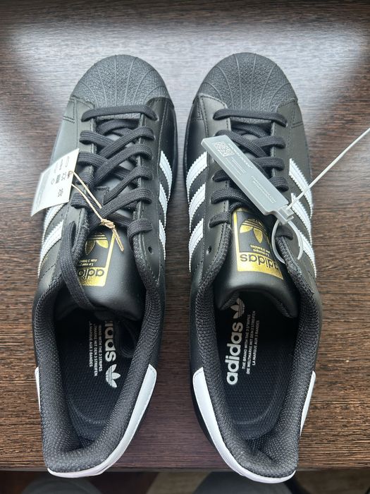 Продам кроссовки adidas superstar оригинал