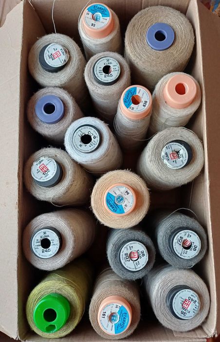 Vand ata  de surfilat si de cusut